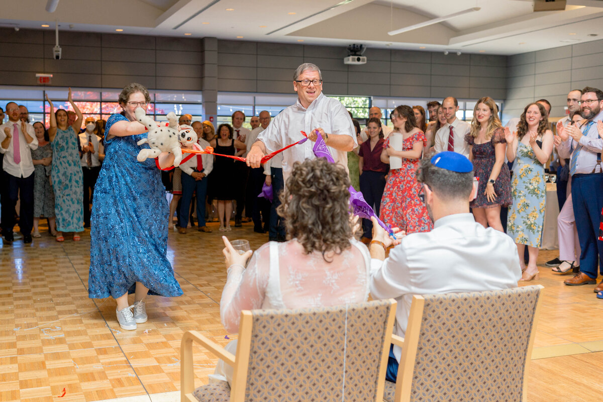 Eliana-Melmed-Photography-Chicago-LosAngeles-Jewish-WeddingPhotography-ShulaNoah-Shtick-00201
