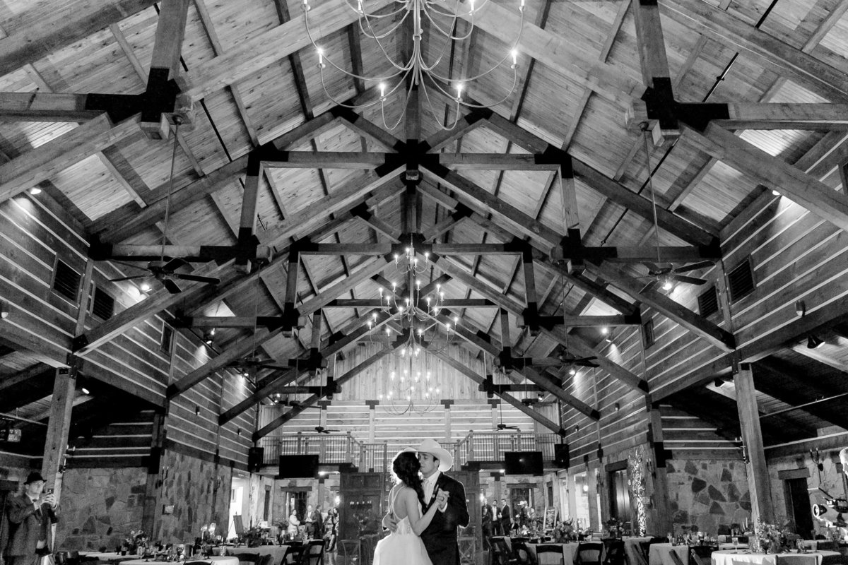 Hailey-and-Christian-Wedding-Day-by-Emily-Nicole-Photo-1219