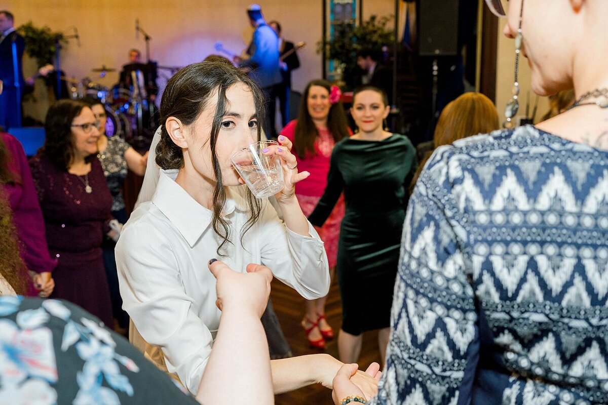 Eliana-Melmed-Photography-Chicago-LosAngeles-Jewish-WeddingPhotographer-CarmiKalman-WomensDancing-00065
