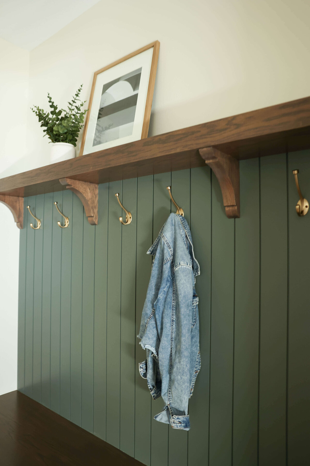 1183-Mudroom-Grimes-Central-Iowa-Custom-Home-JRL-Builders-3F1A9084