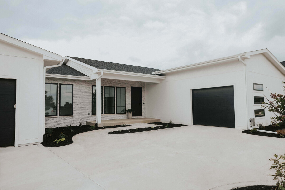 1320-Exterior-Polk-City-Central-Iowa-Custom-Home-JRL-Builders-3F1A4905