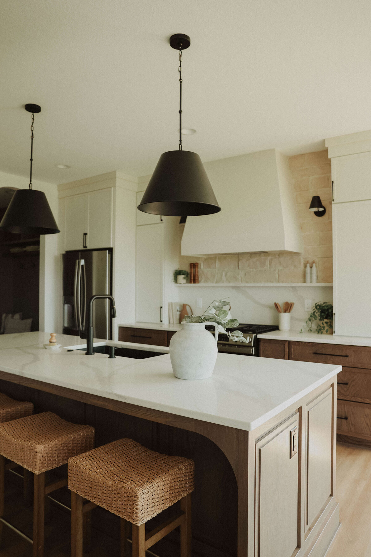 3034-Kitchen-Grimes-Central-Iowa-Custom-Home-JRL-Builders-3F1A2032