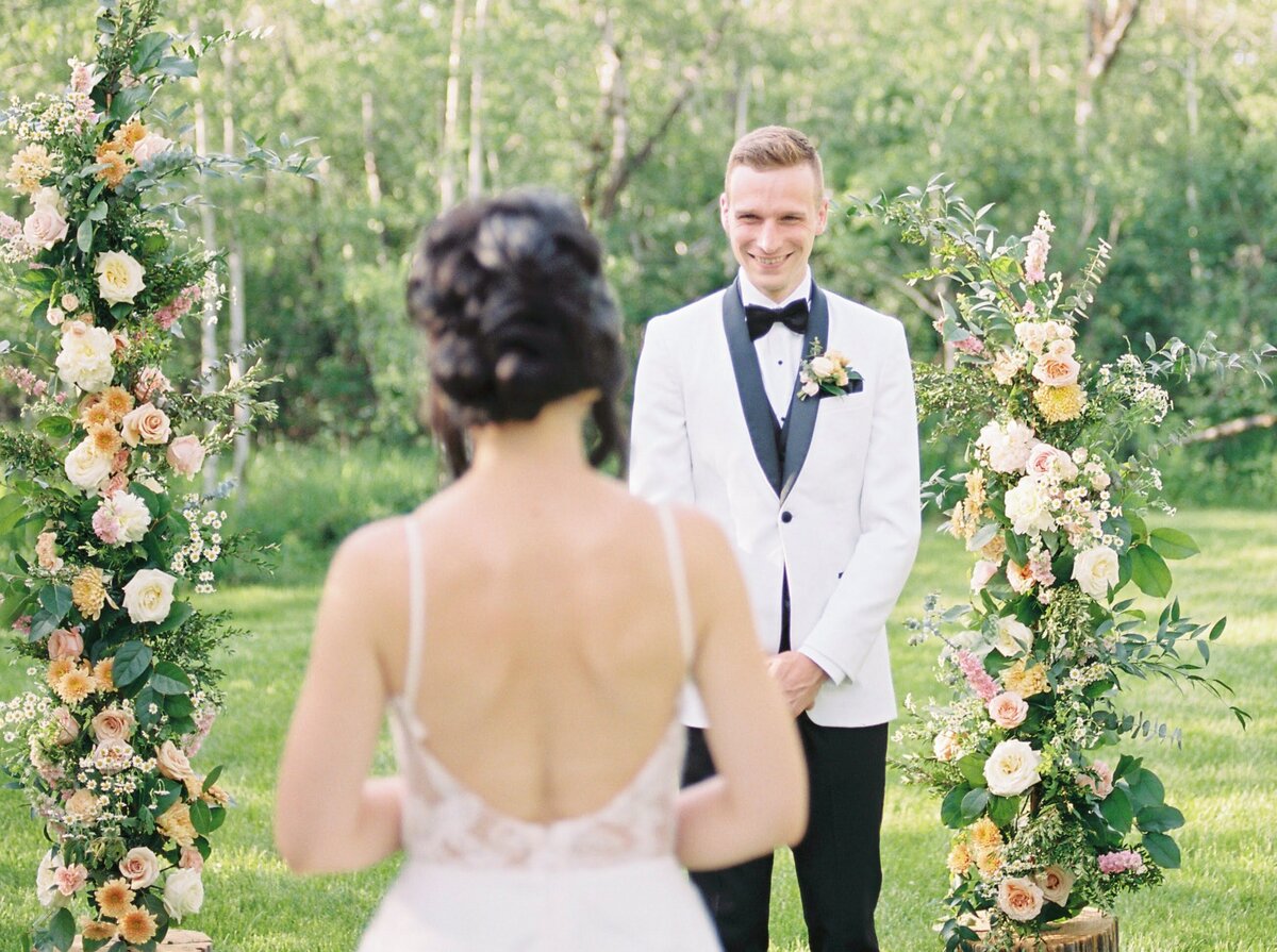 Edmonton-Wedding-Planner-First-Look