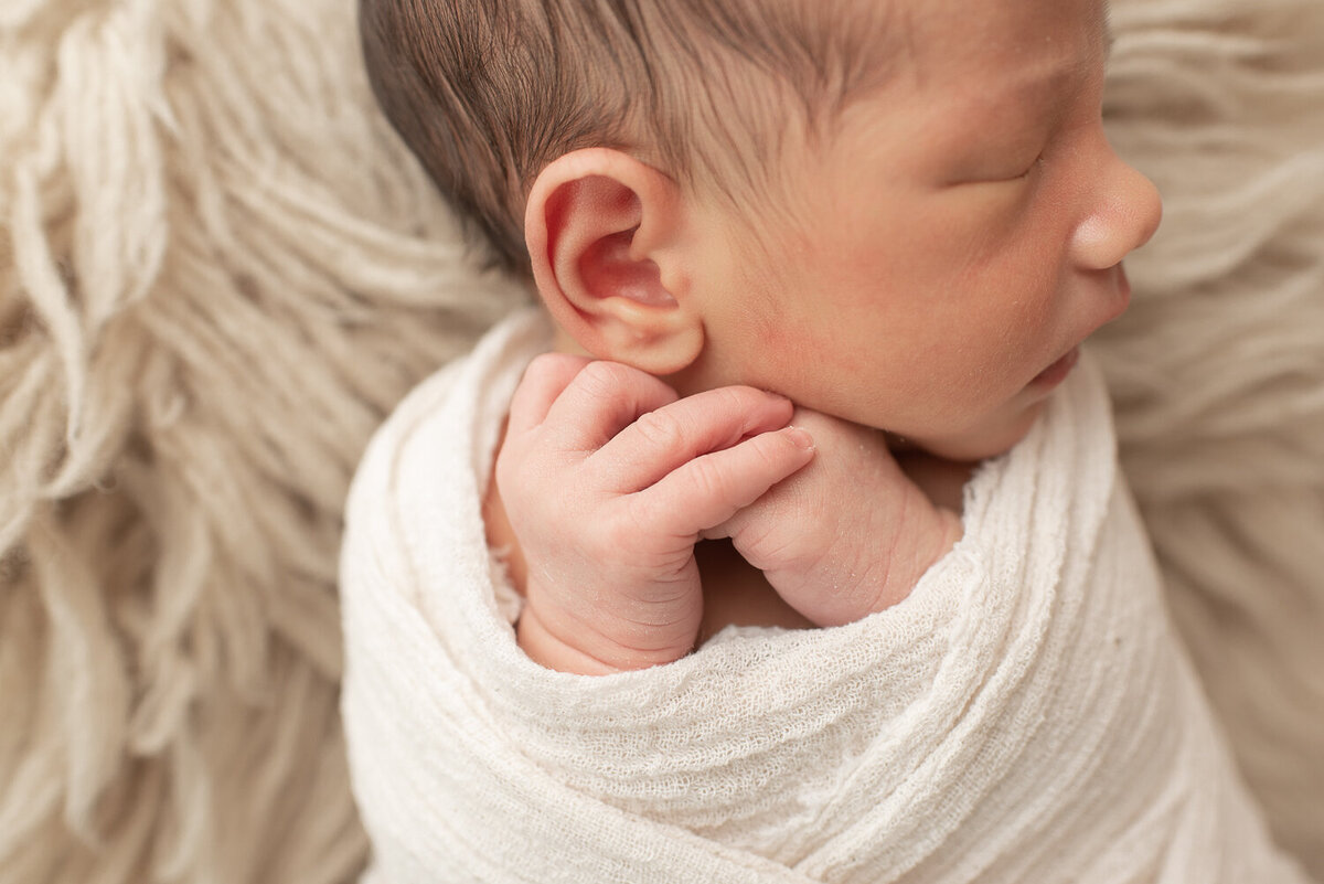 Close up of newborn boy hands at simple newborn session | Sharon Leger Photography | CT Newborn & Family Photographer | Canton, Connecticut
