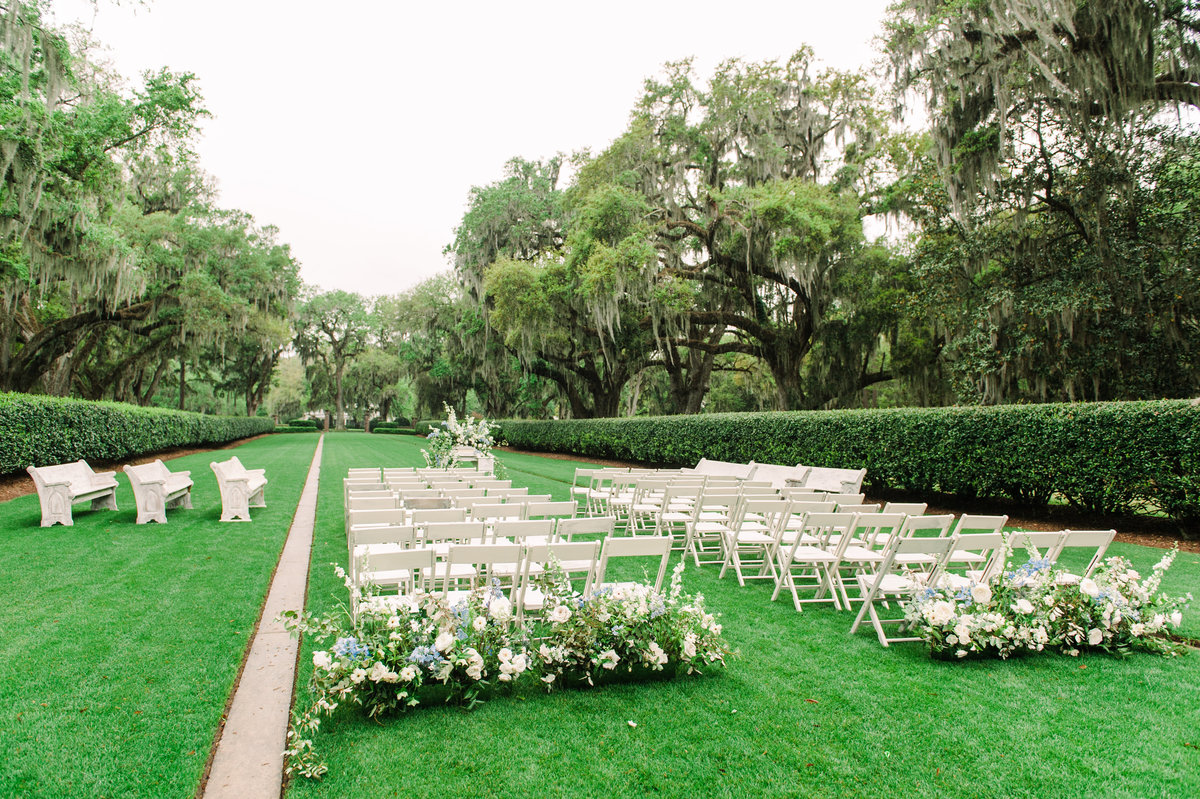 1501.Ceremony Chairs and flowers