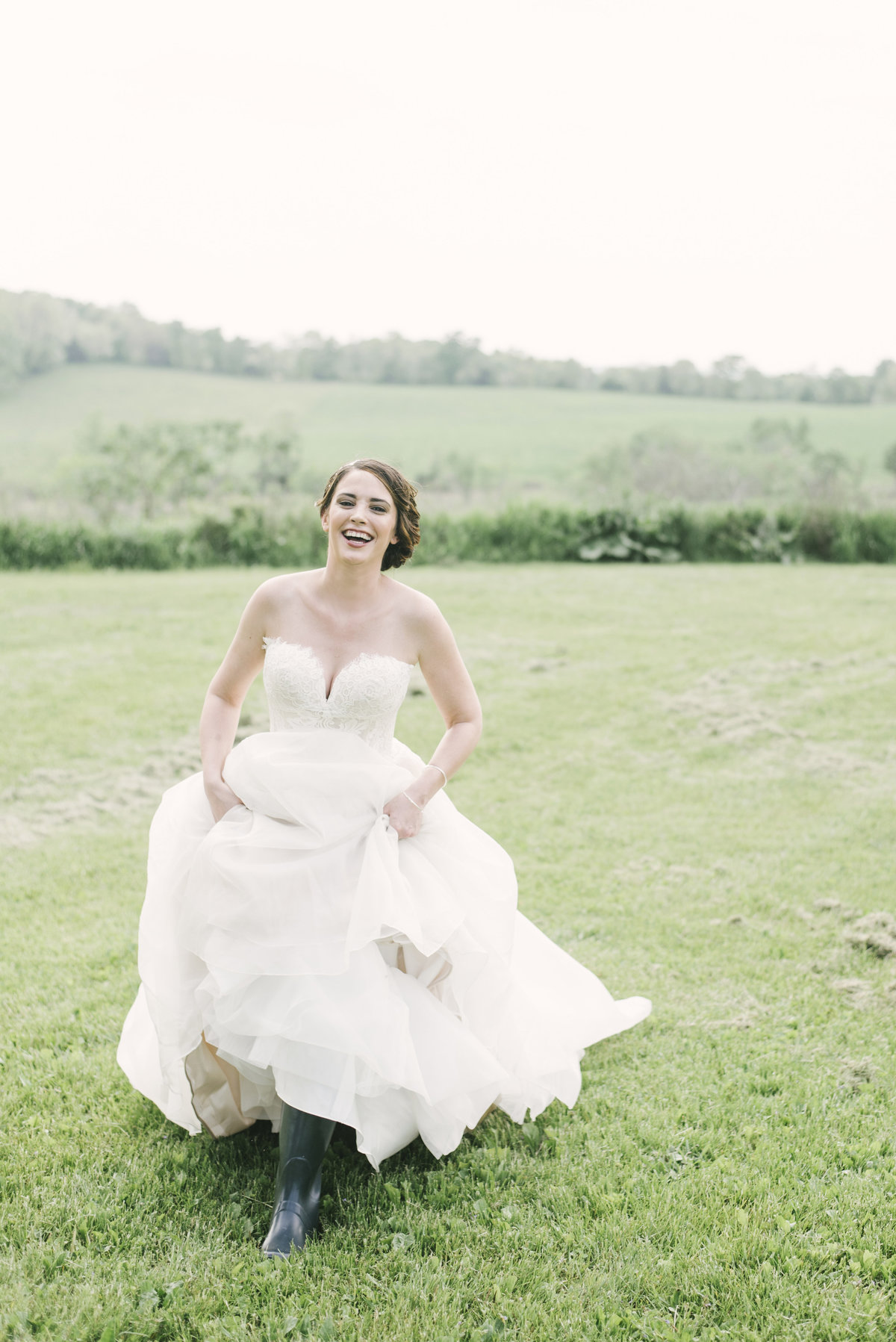 Monica-Relyea-Events-Alicia-King-Photography-Globe-Hill-Ronnybrook-Farm-Hudson-Valley-wedding-shoot-inspiration21