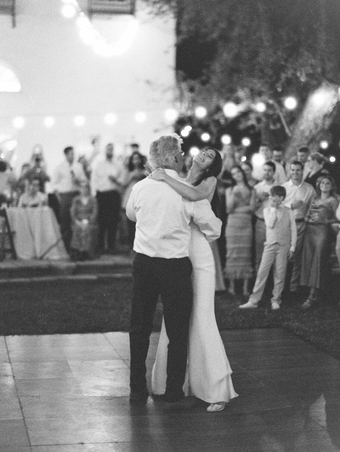 210-Texas-Film-Wedding-Photographer-RuétPhoto-AveryAlex-WeddingHighlight-featherandtwine-304