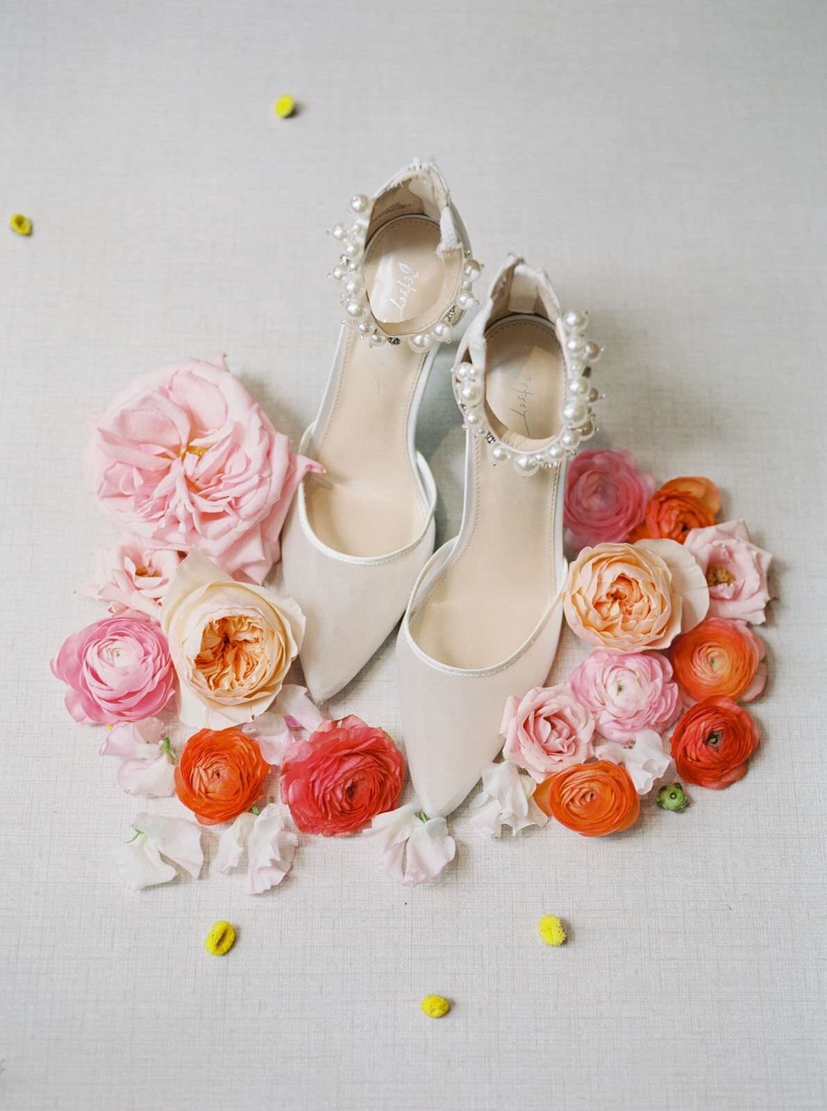 bella-belle-shoes-sarah-sunstrom-photography-monte-bello-estate-wedding