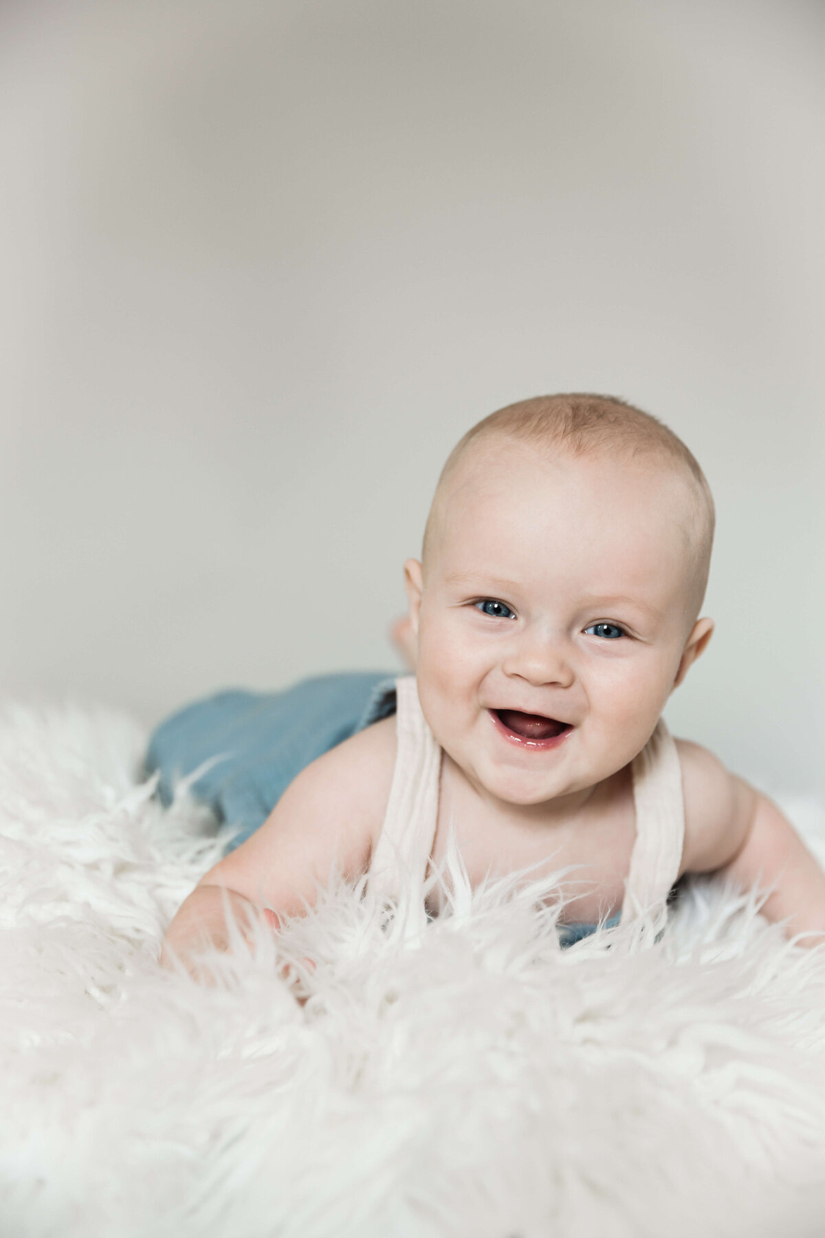 Baby-Milestone-Photographer-Woodbury-Minnesota-Sigrid-Dabelstein-Photography-George-25