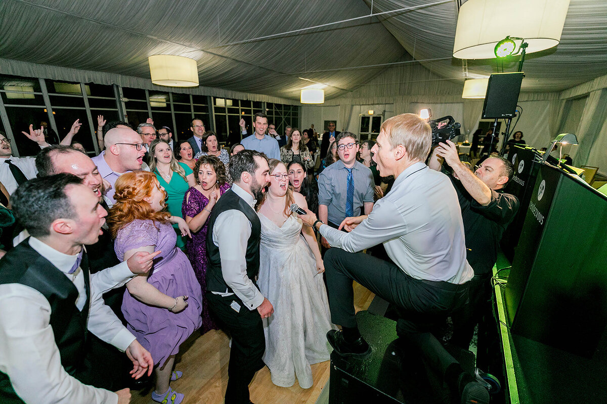 Eliana-Melmed-Photography-Chicago-LosAngeles-Jewish-WeddingPhotography-Dancefloor-00038