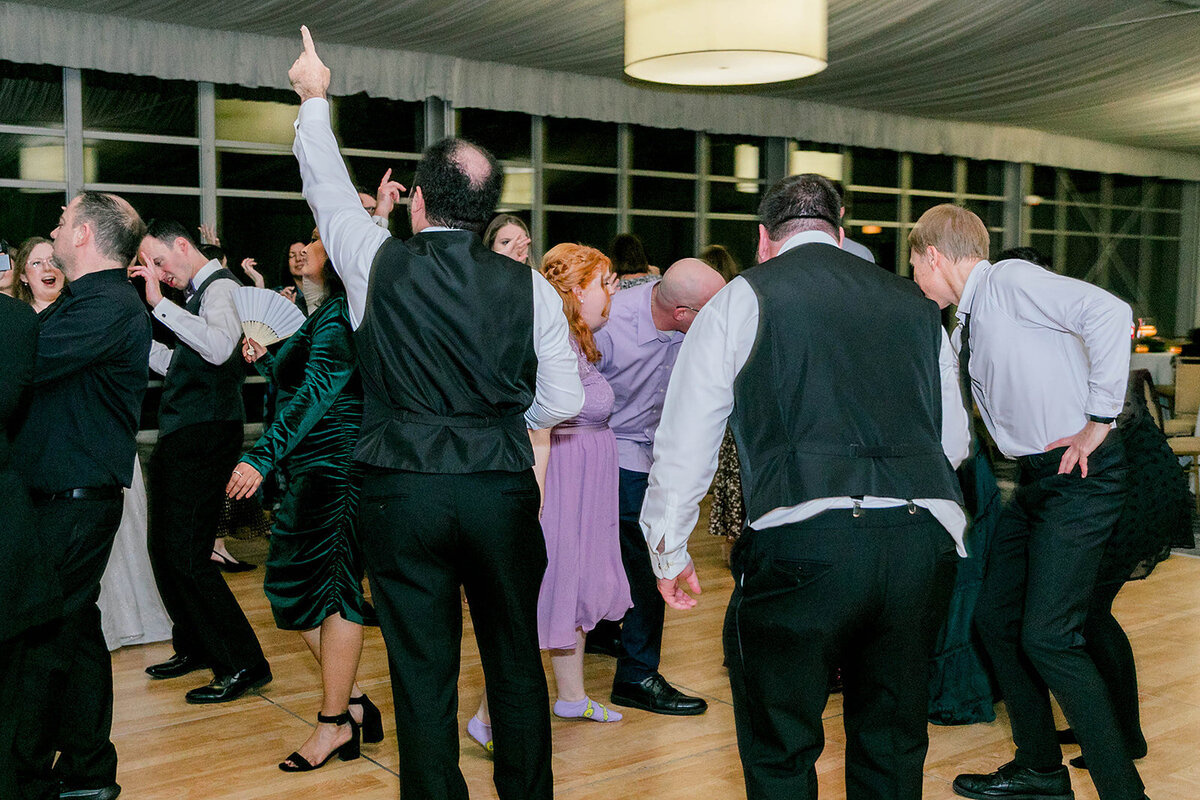 Eliana-Melmed-Photography-Chicago-LosAngeles-Jewish-WeddingPhotography-Dancefloor-00044