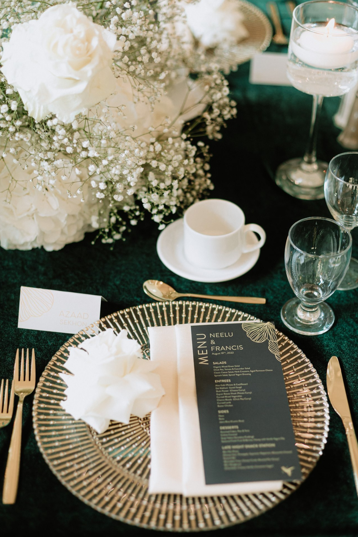green-gold-wedding-reception-babysbreath-roses-black-menu