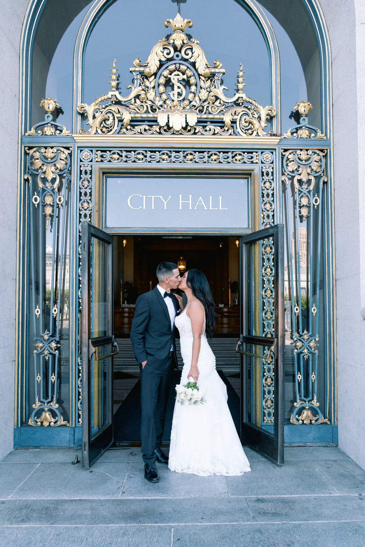outdoor SF City Hall couple