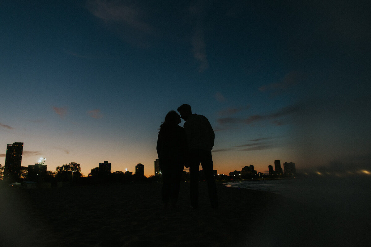 engaged-chicago-north-avenue-beach-city-session-love-untraditional-rachael-marie-illinois-48
