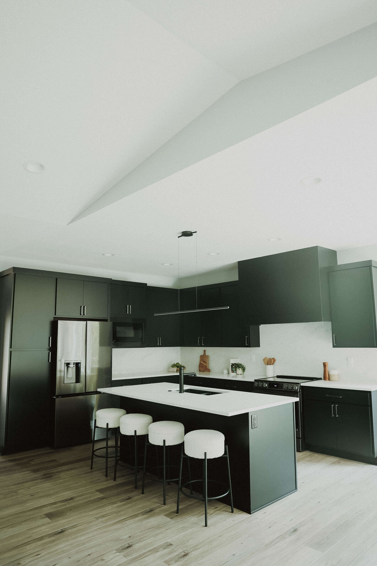 6907-Kitchen-Panora-Central-Iowa-Custom-Home-JRL-Builders-E23A9352