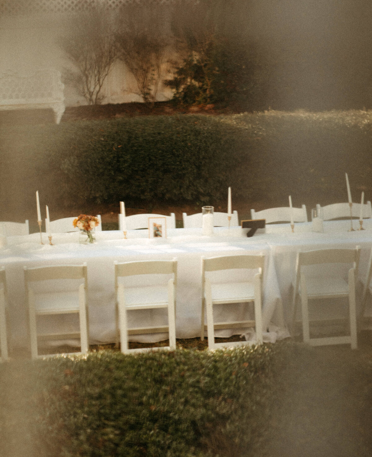 tupelo-mississippi-the-magnolias-of-aberdeen-antebellum-home-wedding-venue-reception-table-garden2