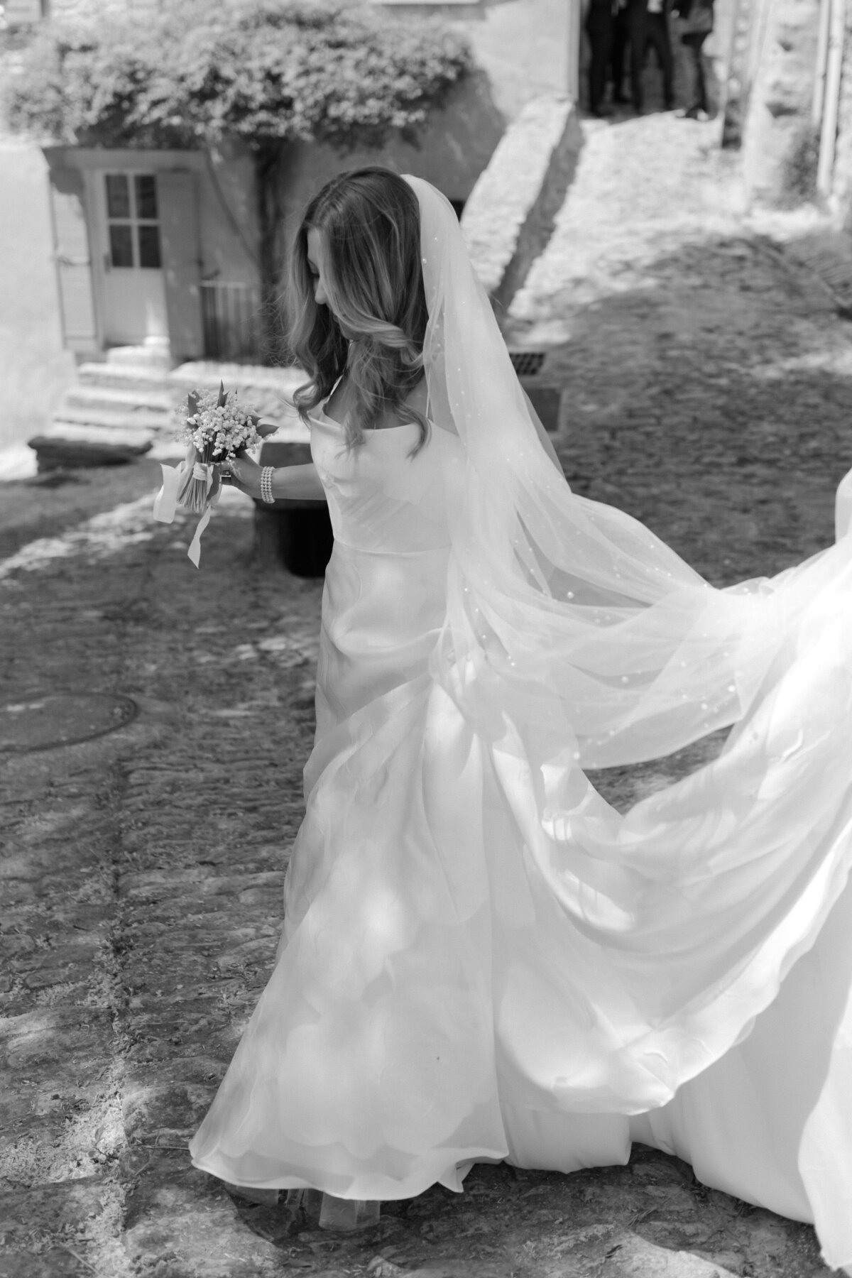 Flora_And_Grace_AirellesGordes_Provence_Editorial_Wedding_Photographer-24