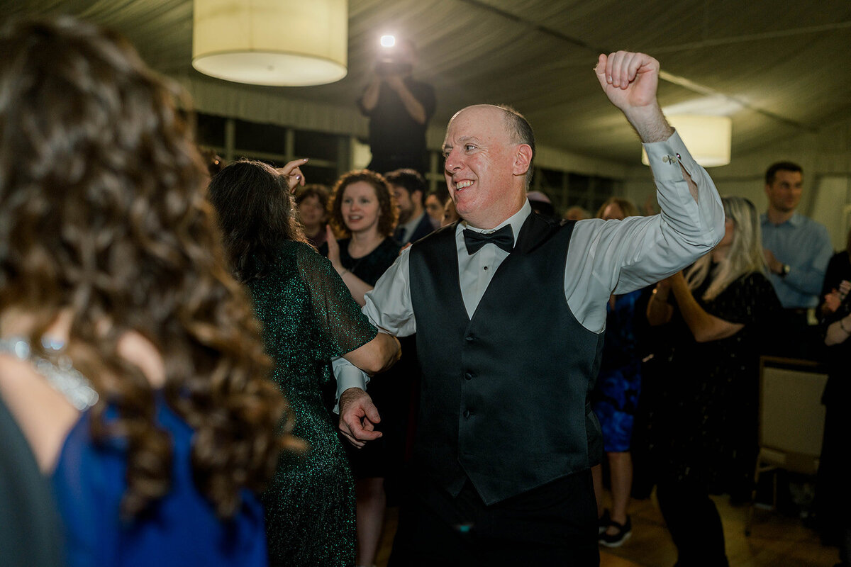 Eliana-Melmed-Photography-Chicago-LosAngeles-Jewish-WeddingPhotography-SimchaDancing-00217
