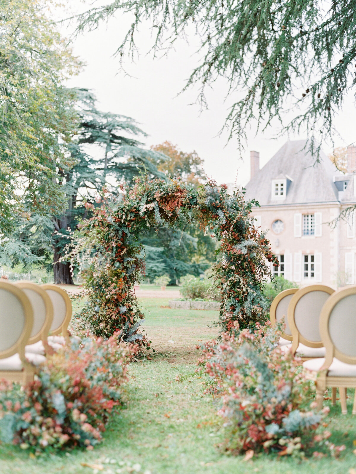 chateau-bouthonvilliers-wedding-paris-wedding-photographer-mackenzie-reiter-photography-22