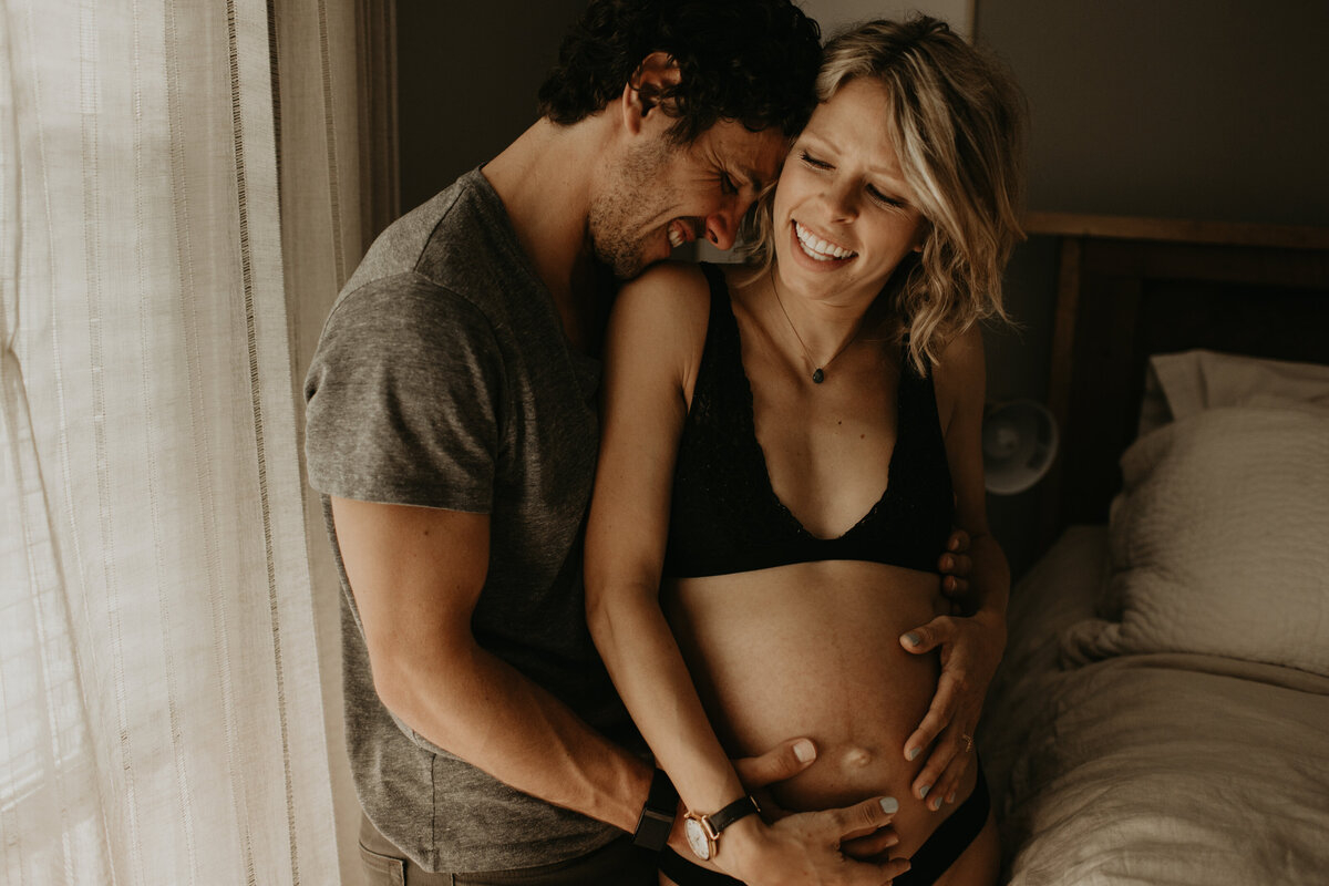 In-home-intimate-maternity-couples-photoshoot-michigan-royal-oak-63