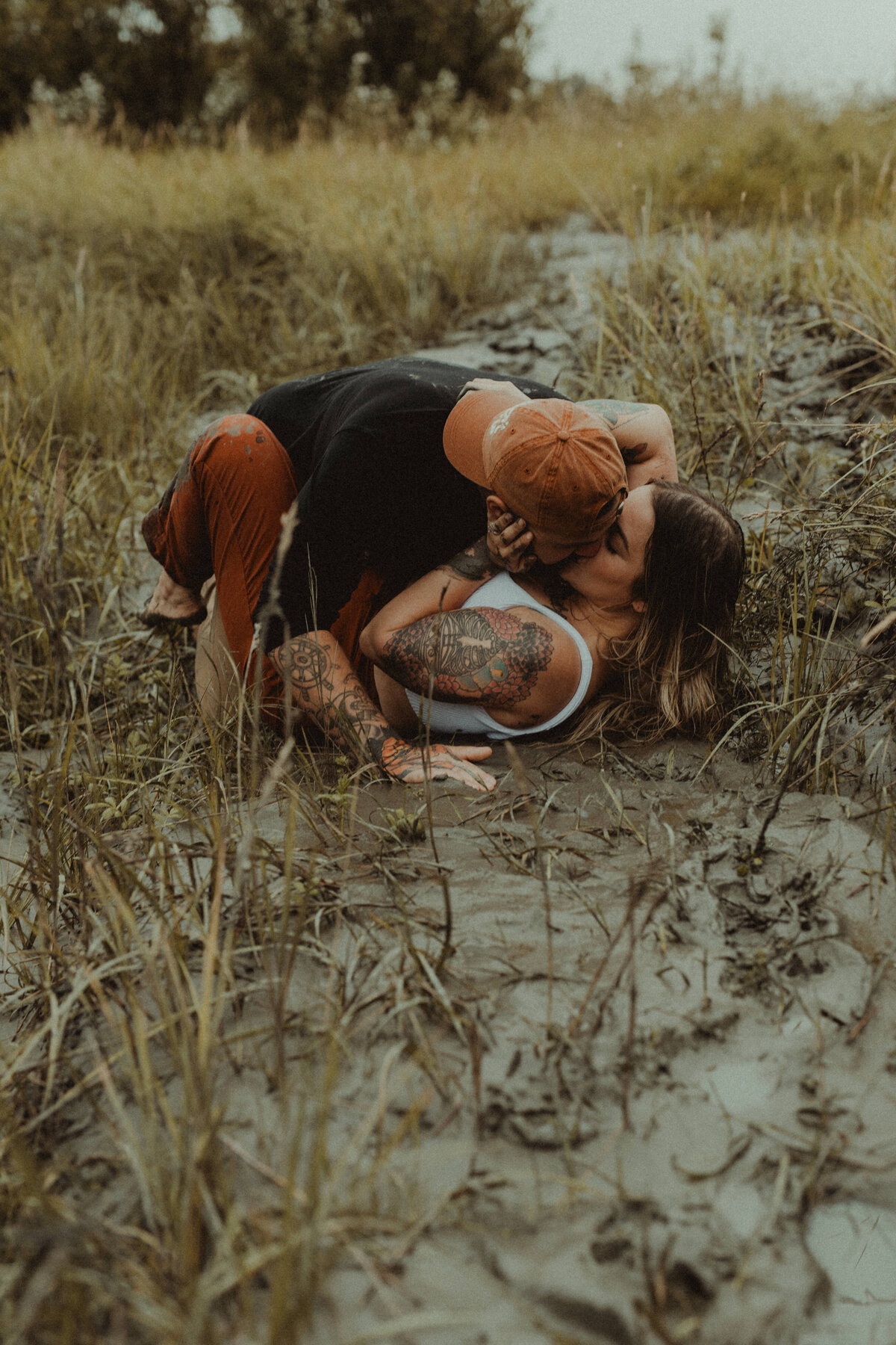 muddy couples photos in alaska