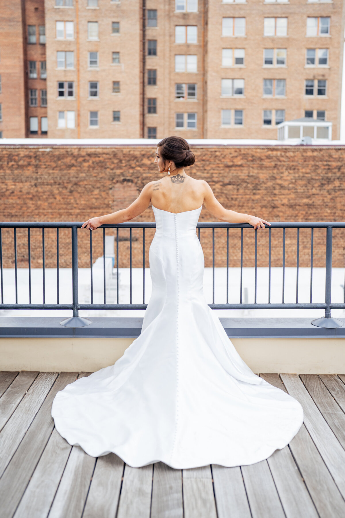 downtown-raleigh-wedding-the-stockroom-at-230-9