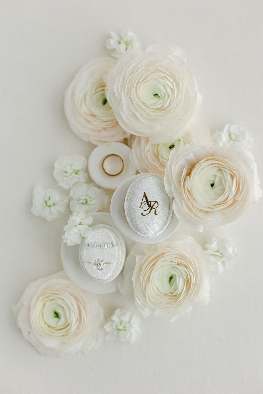 Meg Lee is a luxury Pittsburgh wedding photographer specializing in timeless, editorial, and heartfelt wedding photography for modern couples.