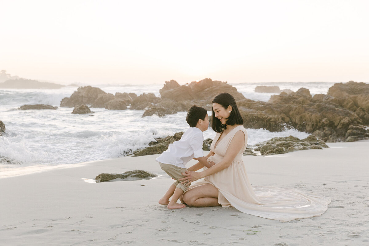 PERRUCCIPHOTO_PEBBLE_BEACH_FAMILY_MATERNITY_SESSION_113