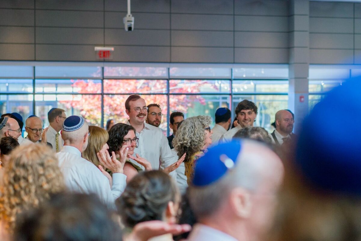 Eliana-Melmed-Photography-Chicago-LosAngeles-Jewish-WeddingPhotography-ShulaNoah-Simcha-Dancing-00047