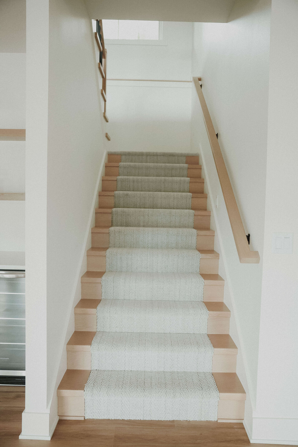 4108-Stairs-Panora-Central-Iowa-Custom-Home-JRL-Builders-E23A9189