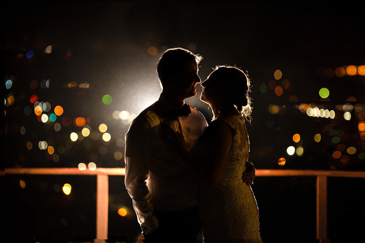 Seattle-wedding-photographer_night-city-portraits