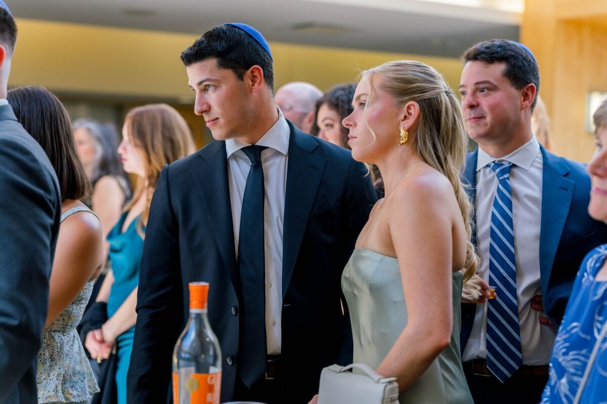 Eliana-Melmed-Photography-Chicago-LosAngeles-Jewish-WeddingPhotography-ShulaNoah-Tisch-00137
