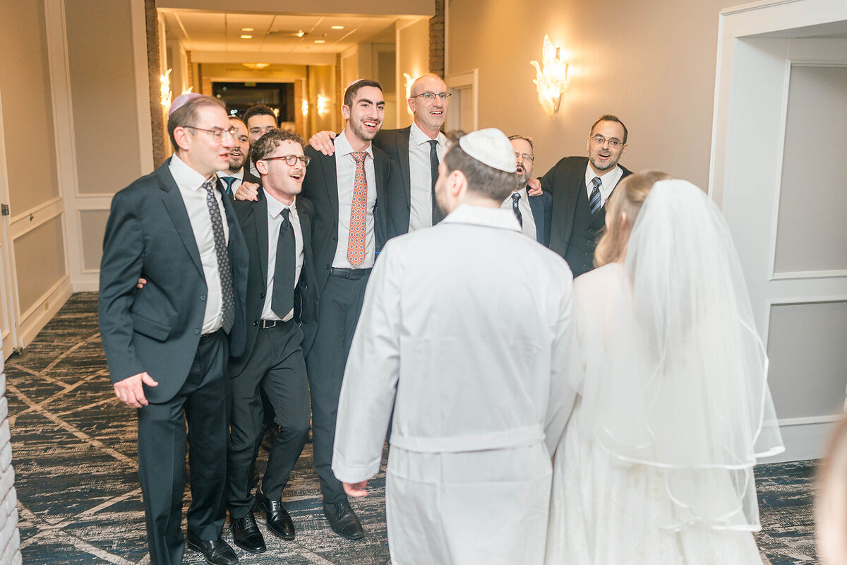Eliana-Melmed-Photography-Chicago-LosAngeles-Jewish-WeddingPhotography-Chuppah-00287