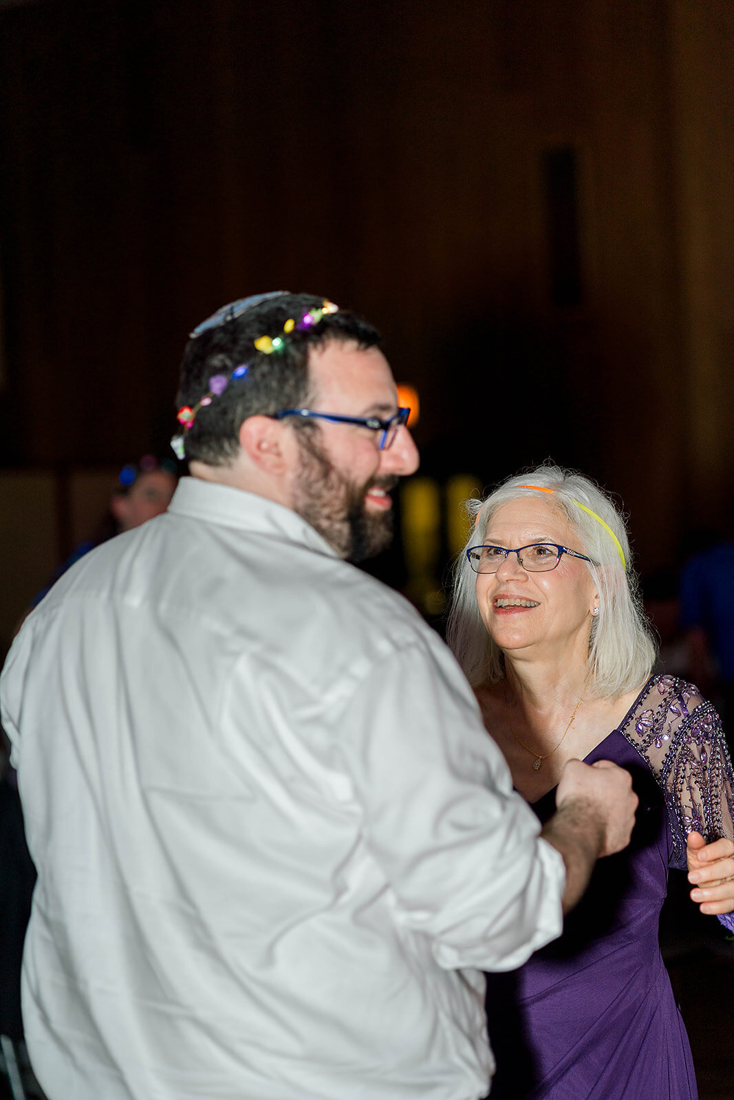 Eliana-Melmed-Photography-Chicago-LosAngeles-Jewish-WeddingPhotography-ElianaSklar-DanceFloor-00279