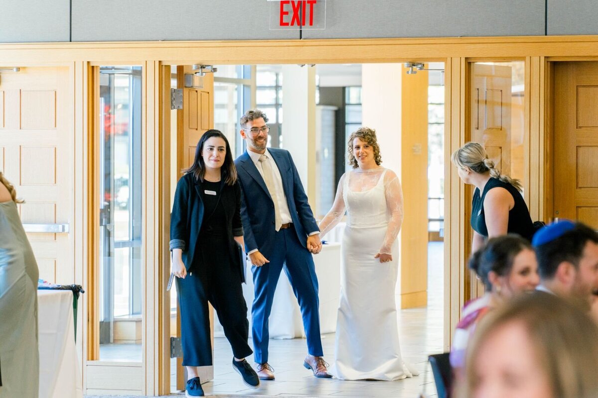 Eliana-Melmed-Photography-Chicago-LosAngeles-Jewish-WeddingPhotography-ShulaNoah-Simcha-Dancing-00179