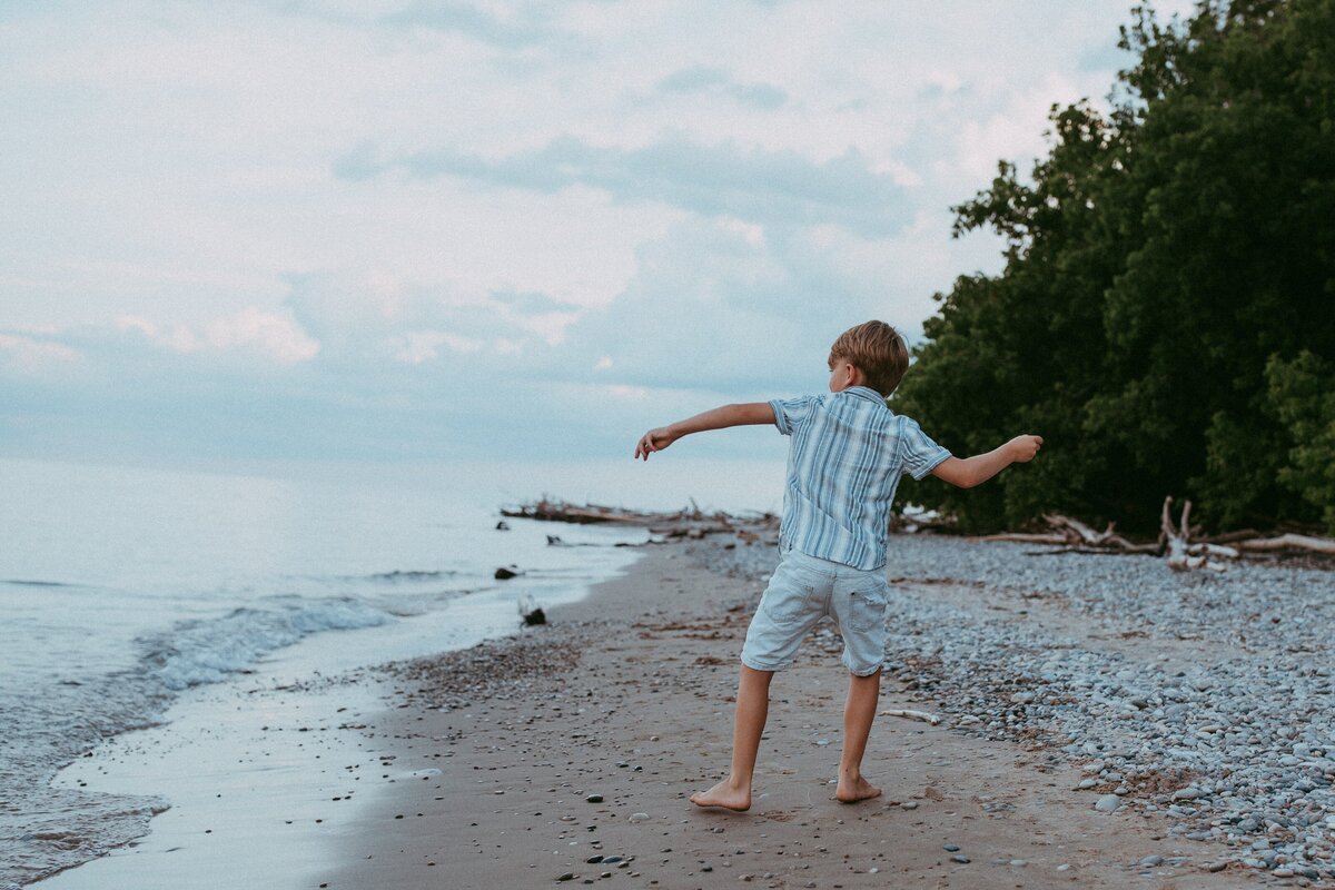 FamilyPhotos-at-Lake-Michigan-Milwaukee6