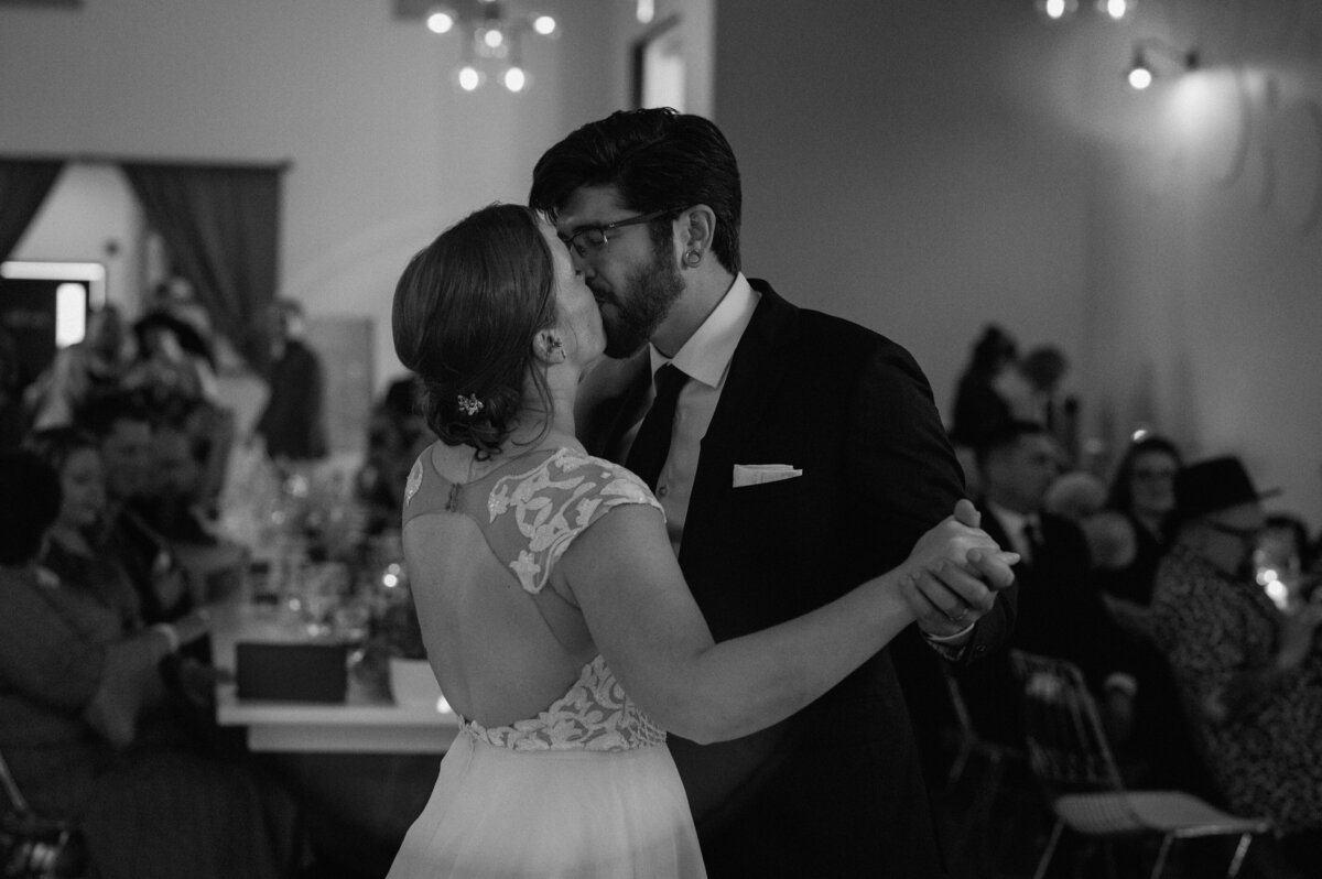 first dance kisses