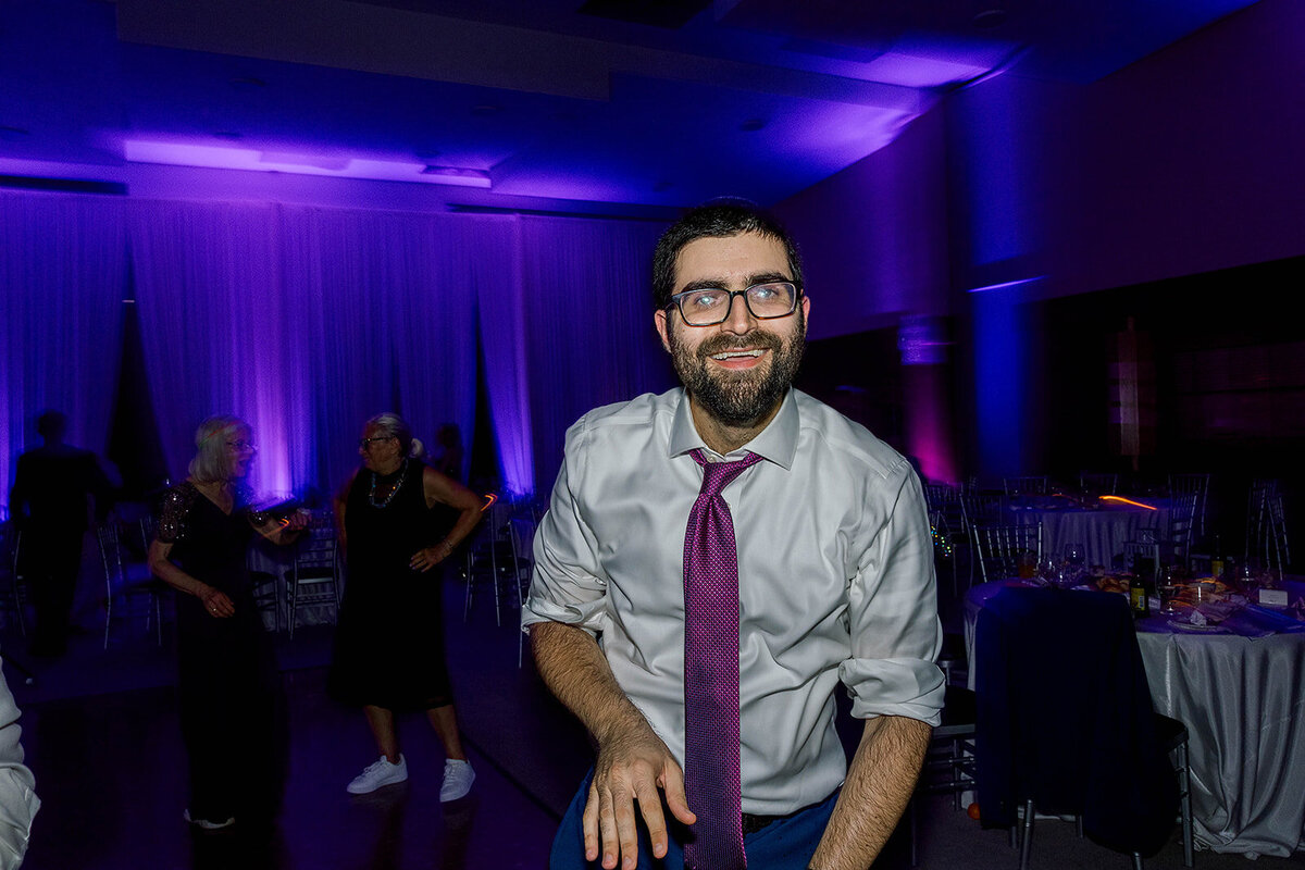 Eliana-Melmed-Photography-Chicago-LosAngeles-Jewish-WeddingPhotography-ElianaSklar-DanceFloor-00382