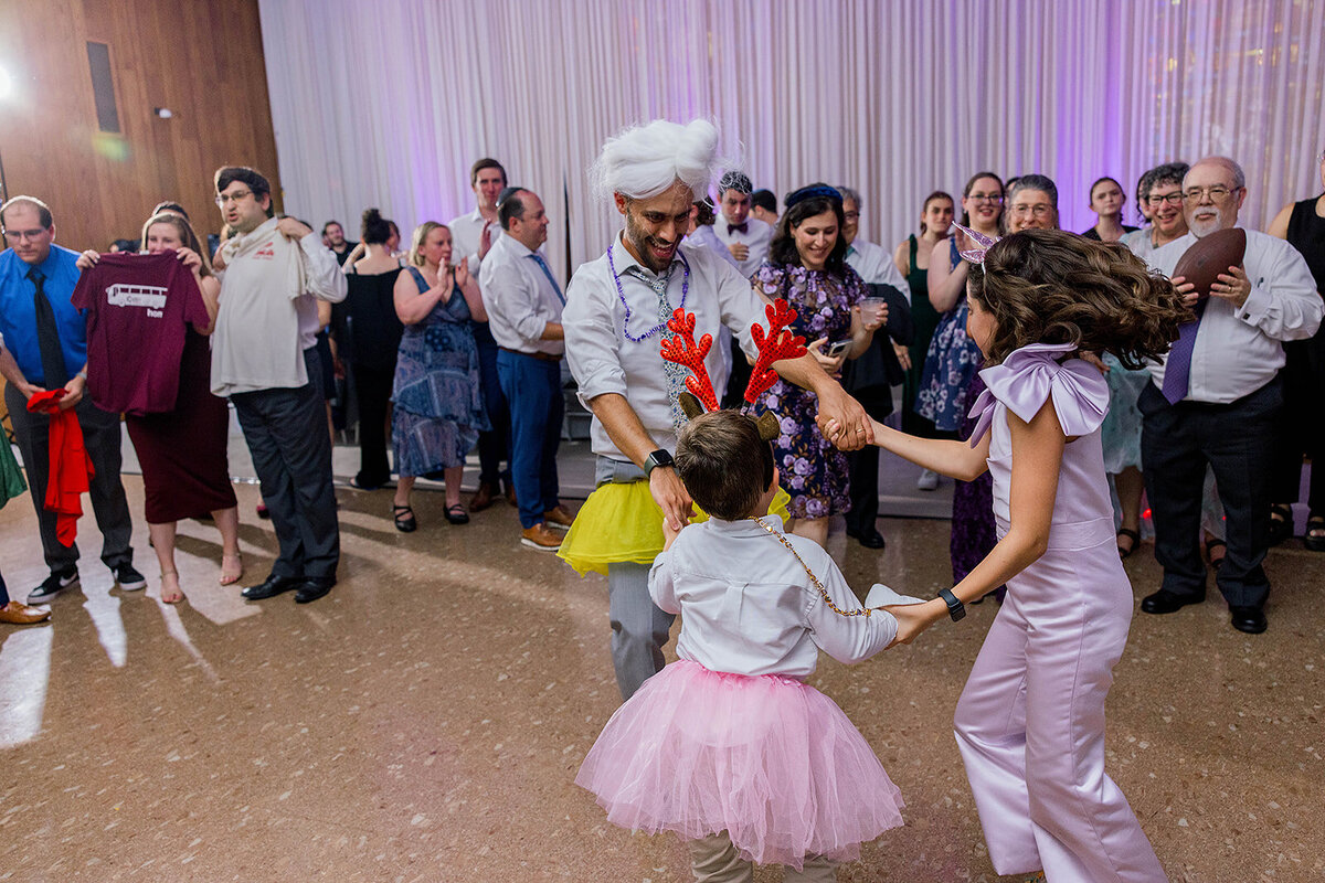 Eliana-Melmed-Photography-Chicago-LosAngeles-Jewish-WeddingPhotography-ElianaSklar-Shtick-00064