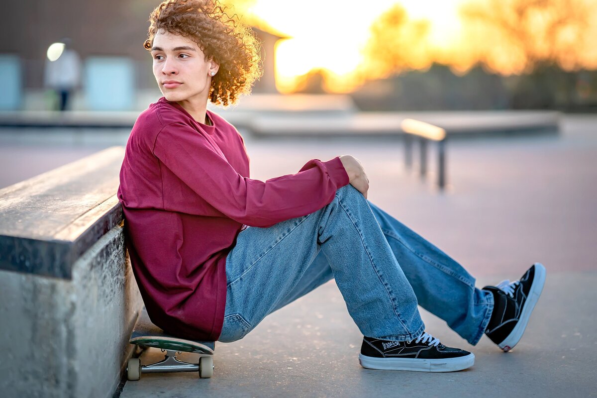 senior_guy_skateboarding_104