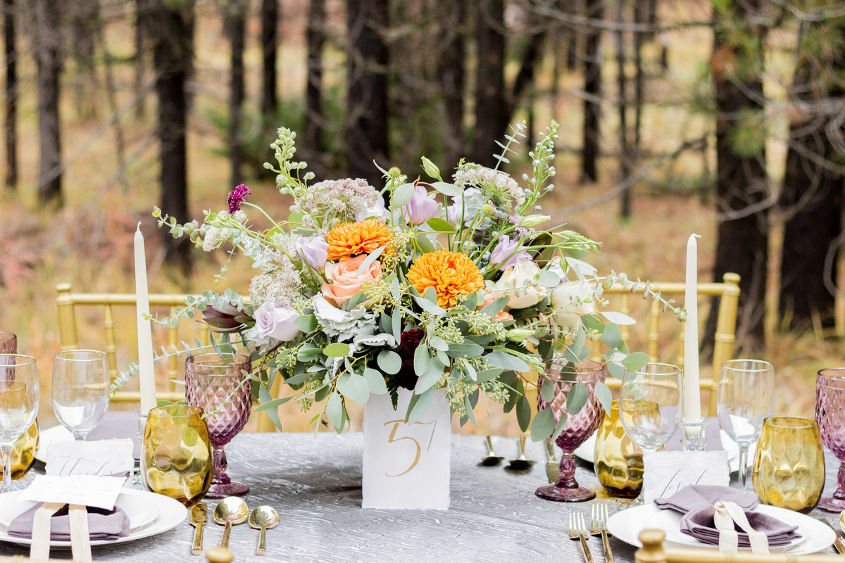 Washington Elopement Photographer captures wedding tablescape and table decor at mountain elopement