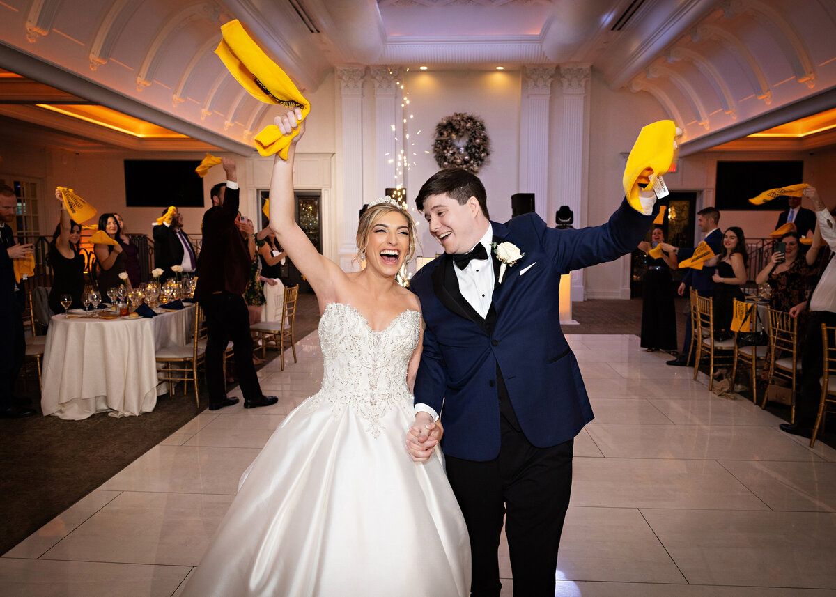bride-groom-grand-entrance-candid-NJ-07746
