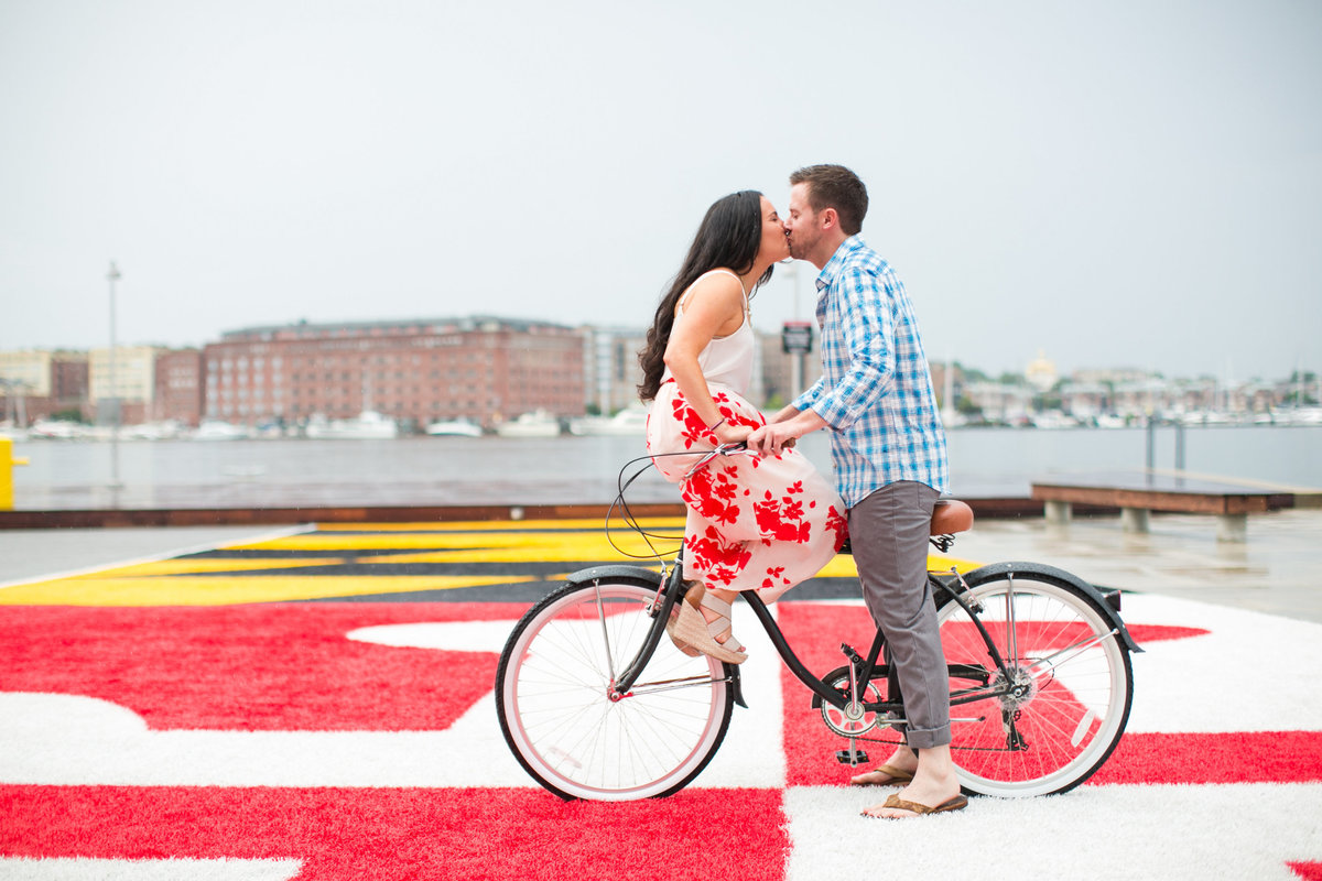 Tide-Point-Engagement-Session-on-bikes