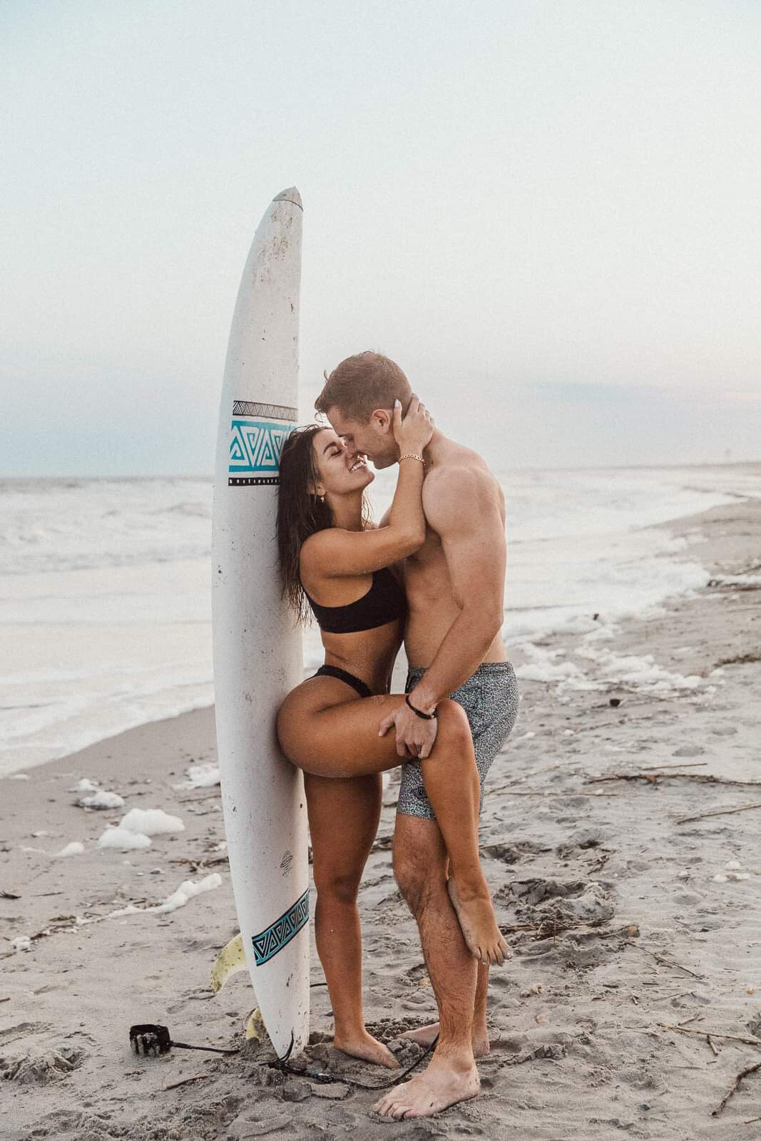 surfboard-couples-photos-idea