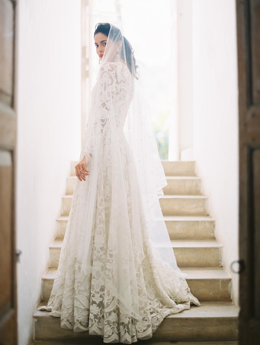 Naeem Khan Classic Wedding Dress White Lace Bonnie Sen Photography