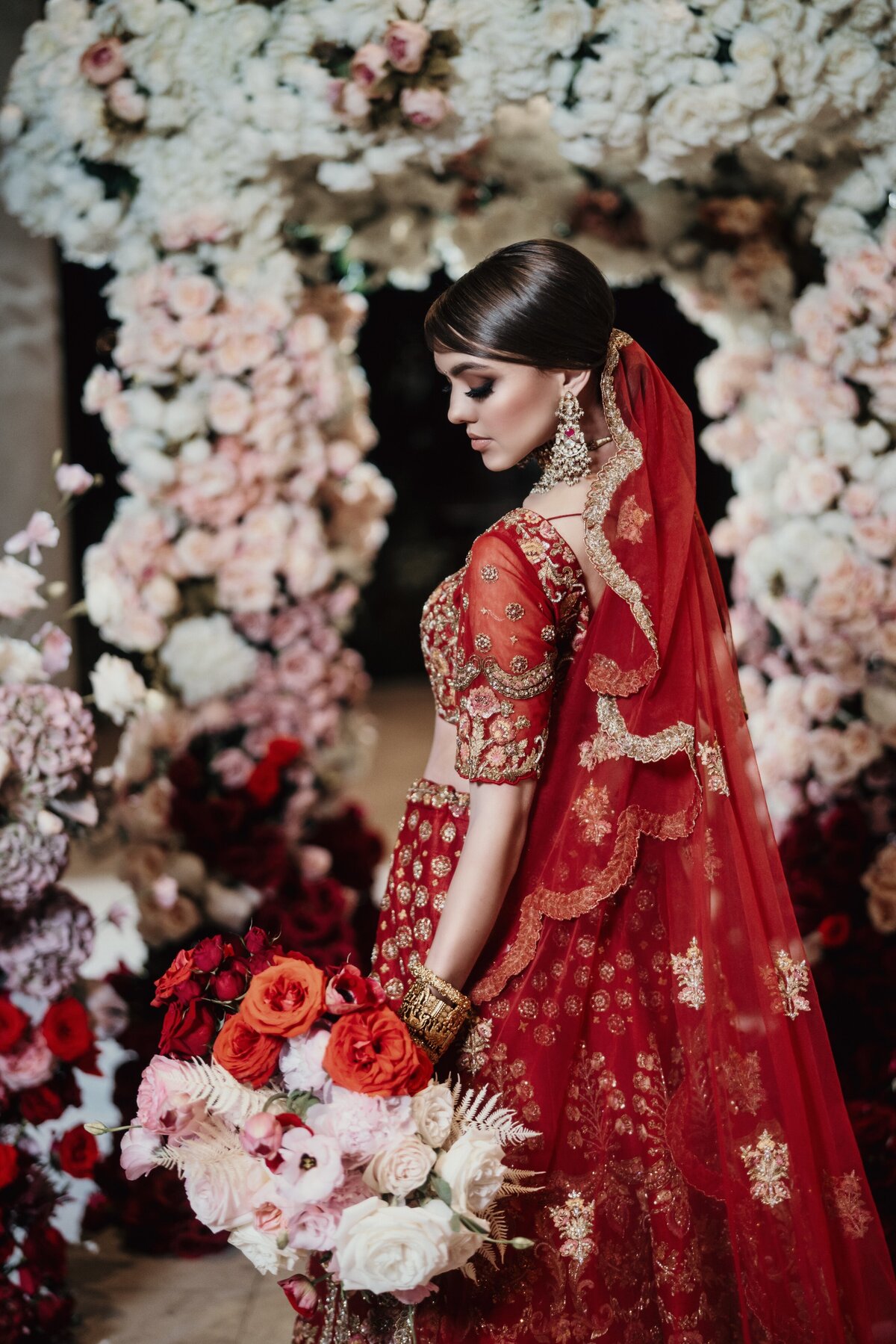 red-white-blush-pink-indian-hindu-sikh-wedding-ceremony-bride-07