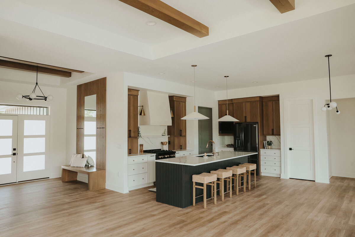 4171-Kitchen-Panora-Central-Iowa-Custom-Home-JRL-Builders-E23A3578