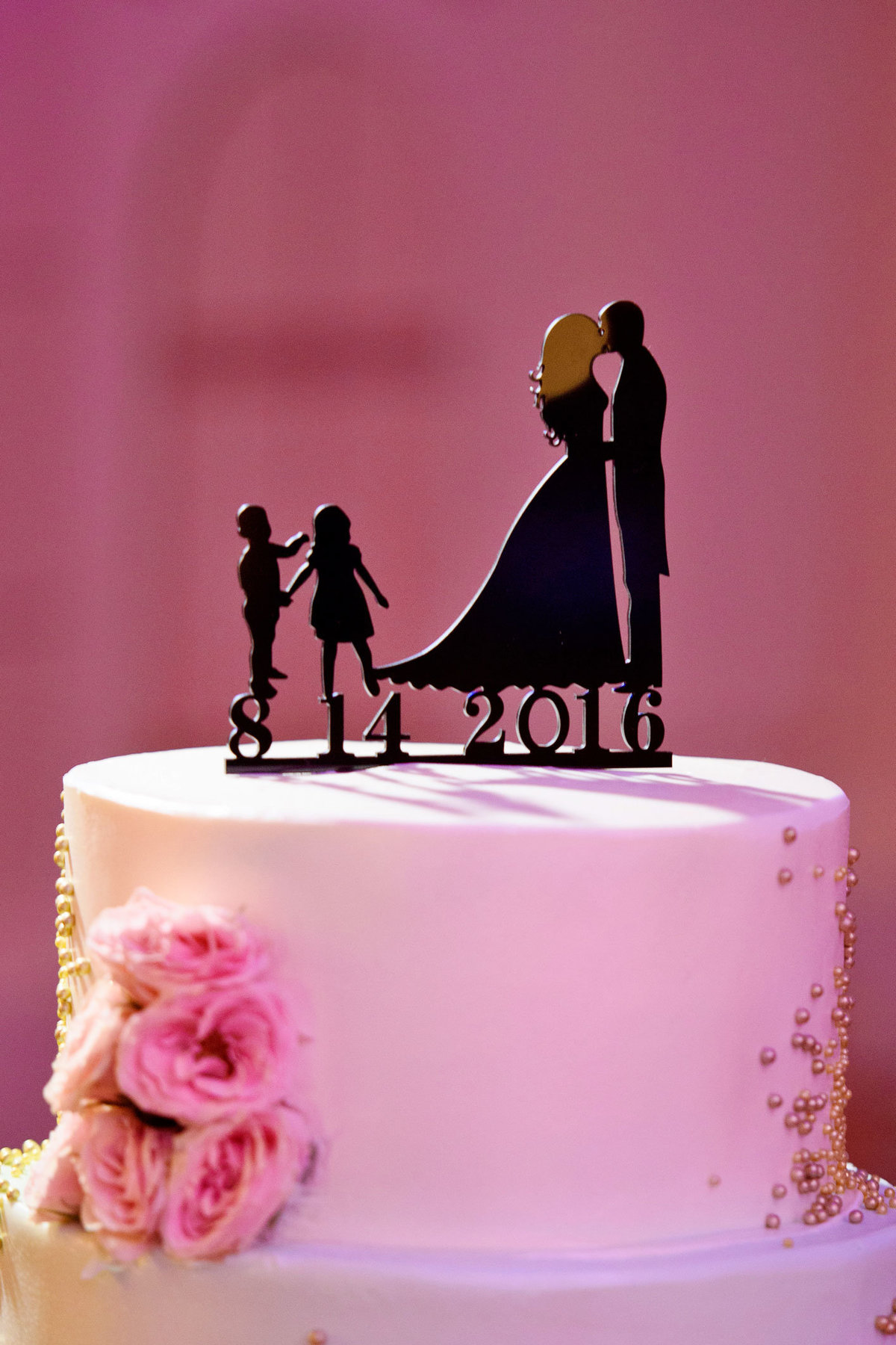 Wedding cake topper with date at The Sands