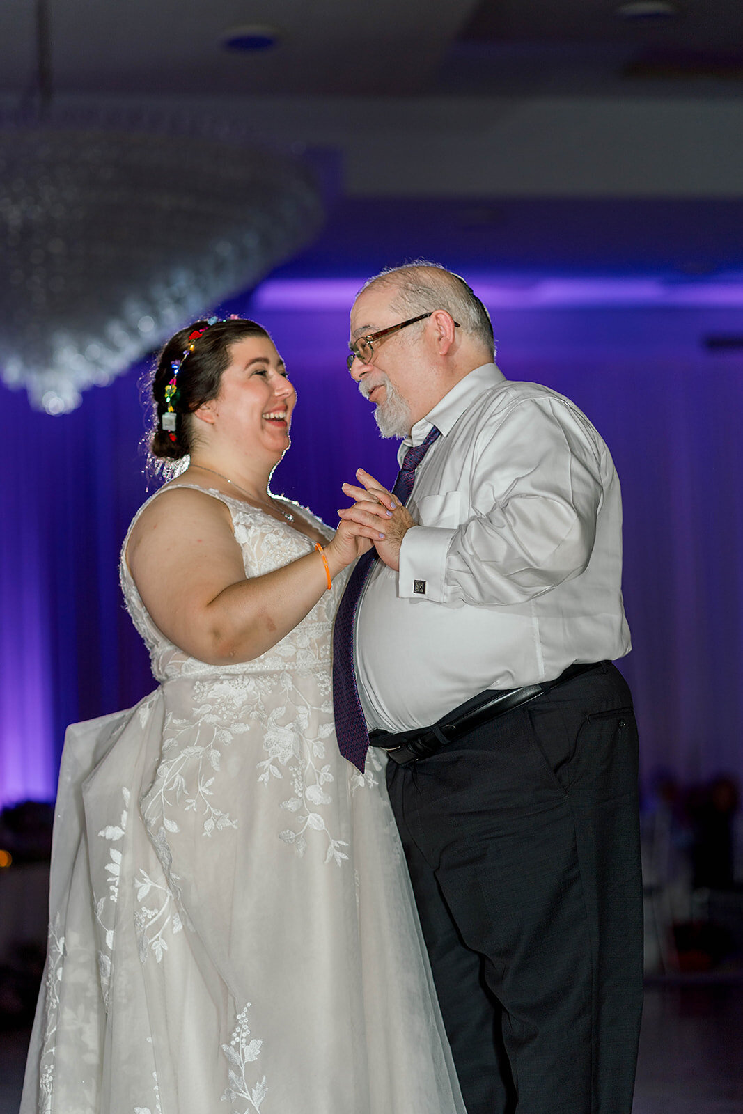 Eliana-Melmed-Photography-Chicago-LosAngeles-Jewish-WeddingPhotography-ElianaSklar-DanceFloor-00253