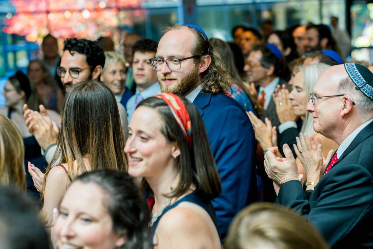 Eliana-Melmed-Photography-Chicago-LosAngeles-Jewish-WeddingPhotography-ShulaNoah-Simcha-Dancing-00119